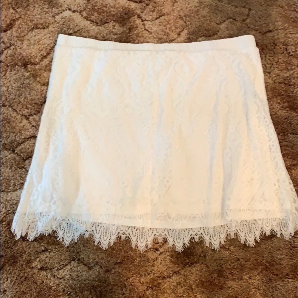 Isaac mizrahi live! Size 2X lace white skirt